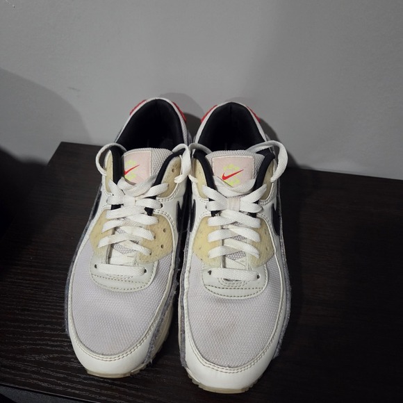 Nike Air Max 90 SE Swoosh Fiber Shoes White Black Red Mens Size US 7 DV3335-100 - Picture 1 of 8